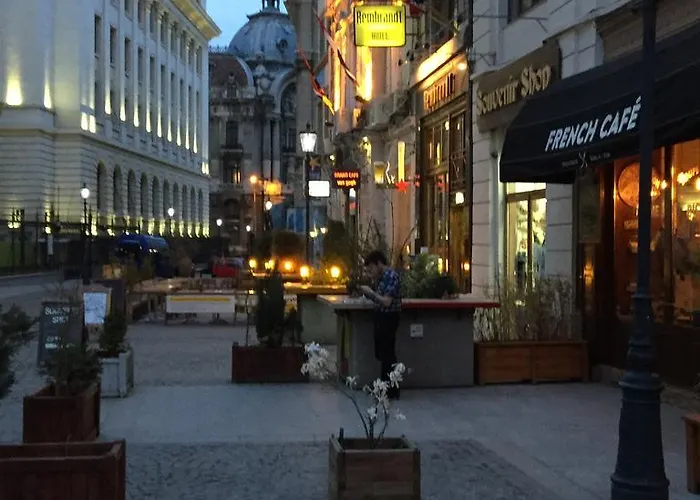 Апартаменти Dinamic Old Town Бухарест